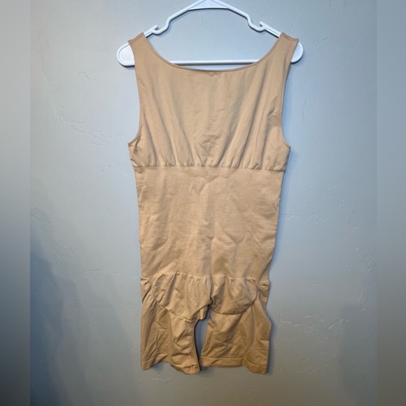 UnderWhere? Women’s Laser-Cut Shapewear Compression Body Suit - Picture 3 of 4